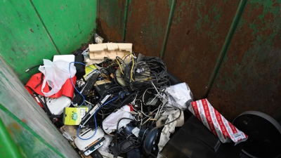 La Municipalidad de Resistencia recibe elementos reciclables en la plaza 9 de Julio