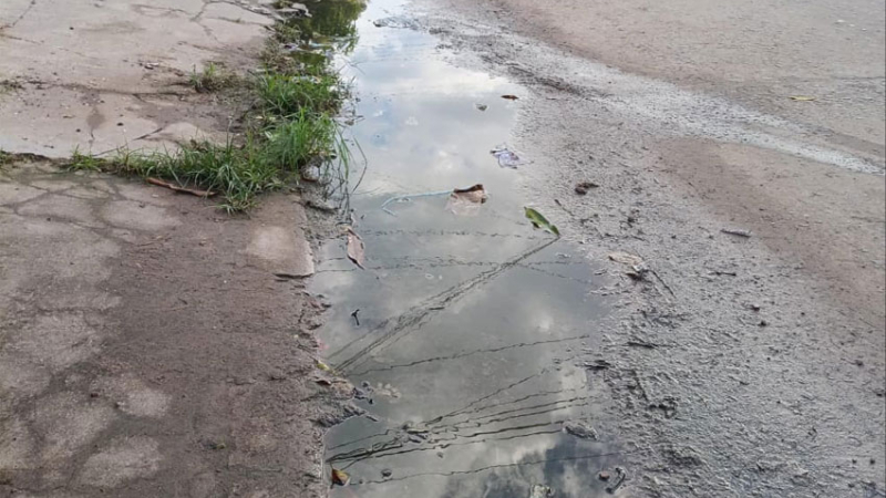 Vecinos reclaman a Sameep por aguas servidas