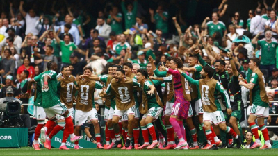 Partido inaugural: México le ganó a Sudáfrica en un partido con tres expulsados