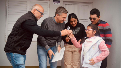 Zdero entregó viviendas recuperadas en San Bernardo