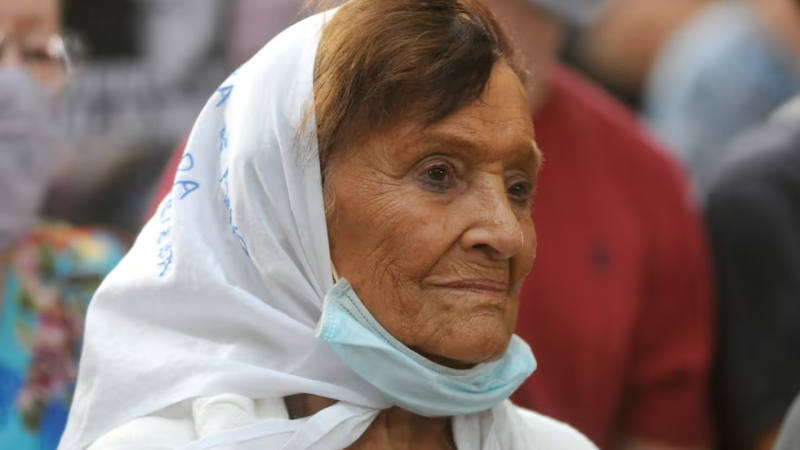 Murió Taty Almeida, presidenta de Madres de Plaza de Mayo