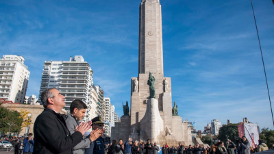 Se inauguró la restauración integral del Monumento a la Bandera