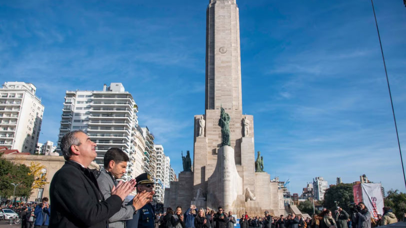 Se inauguró la restauración integral del Monumento a la Bandera