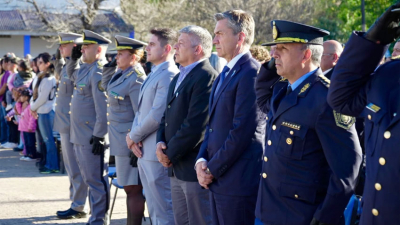 Policías y penitenciarios juraron fidelidad a la enseña nacional