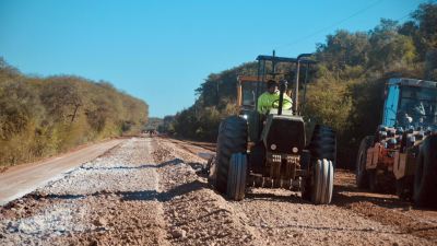 El gobierno provincial avanza con la pavimentación de una vía estratégica