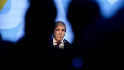 La UIA rechazó dichos de Caputo, quien acusó de "tarados" a los defensores de la industria