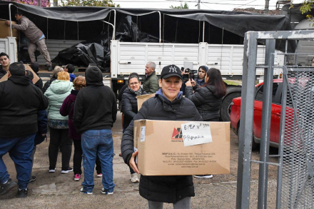 DISTRIBUCION DE JUGUTES A ESCUELAS DE CAPITAL