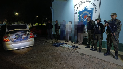Los descubrieron con 280 kilos de carne y cayeron tras intentar huir de la Policía