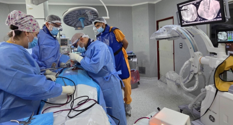 Primera cirugía de columna con técnica mínimamente invasiva en el hospital
