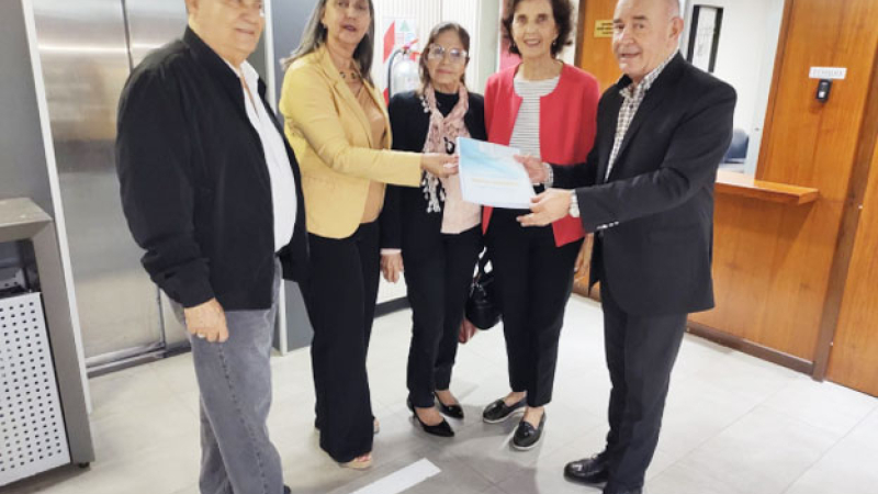 Docentes: "El problema de la oposición no es la presencia de la política en las escuelas sino qué modelo de país se enseña"