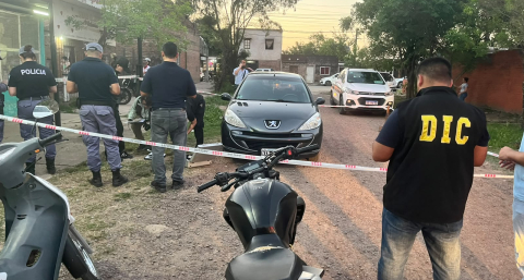 Hallaron a un hombre sin vida dentro de un auto en Fontana