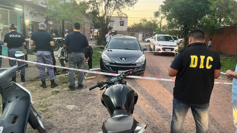 Hallaron a un hombre sin vida dentro de un auto en Fontana
