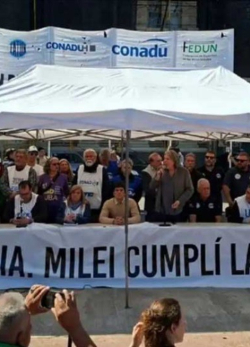 La docencia redobla medidas para exigir que el Gobierno cumpla con la Ley de Financiamiento