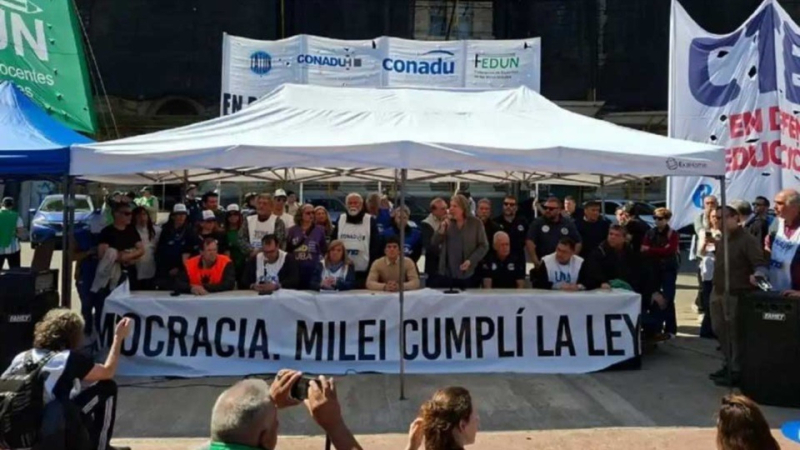 La docencia redobla medidas para exigir que el Gobierno cumpla con la Ley de Financiamiento