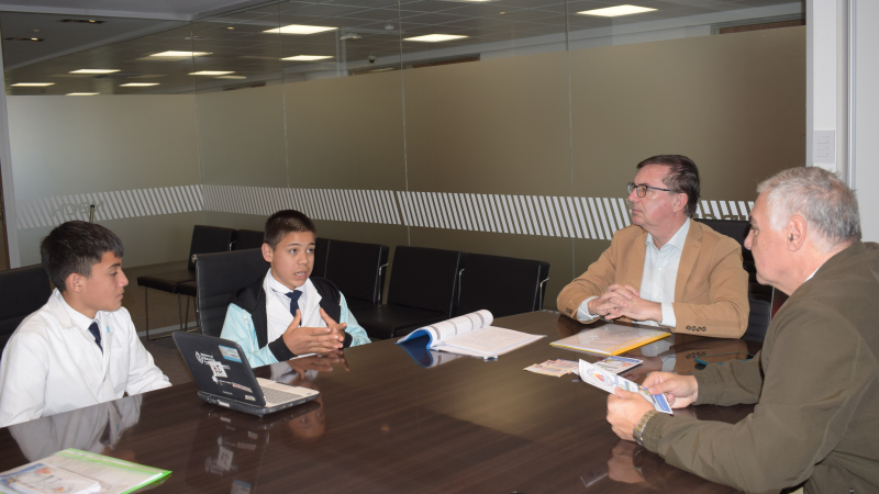 El NBCH recibió a estudiantes ganadores de un innovador proyecto financiero