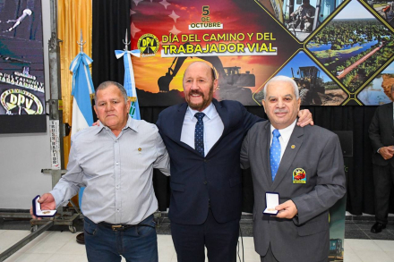 Insfrán encabezó el acto por el Día del Camino y del Trabajador Vial (2)