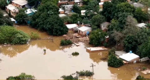 Por las inundaciones, una mujer murió y hay más de 1200 evacuados en Ciudad del Este