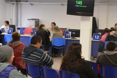 El gobierno lanzará nuevos retiros voluntarios para achicar el Estado