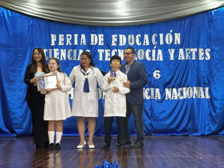 Entregan-reconocimientos-a-los-estudiantes-que-lograron-destacarse-con-su-proyecto-a-nivel-nacional