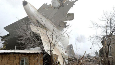 Un avión turco cae sobre viviendas en Kirguistán matando a 37 personas