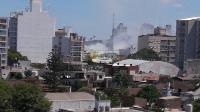 Se incendió el depósito de La Llave del Chaco: varios bomberos afectados