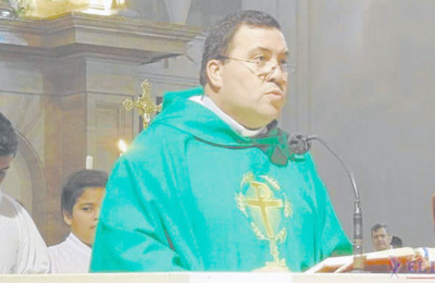 El sacerdote de Itatí que tuvo que irse por los aprietes narco