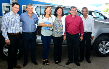 Entrega camionetas Edu2.jpg