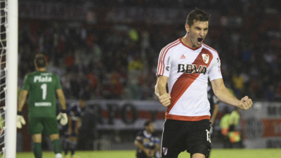 River extendió su racha de victorias ante Quilmes y sigue prendido en la pelea