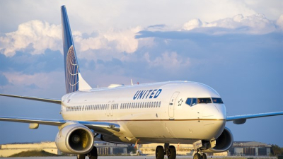 United Airlines remueve del avión a una pareja que viajaba a su boda en Costa Rica