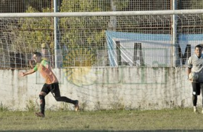 Liga Chaqueña: Fontana sufrió, pero mantiene la punta en soledad
