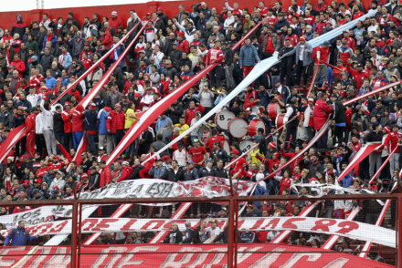 Argentinos hinchada.jpg