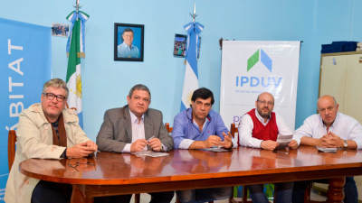 Nuevo convenio de extensión de redes domiciliarias en Puerto Bermejo beneficiará a 700 familias