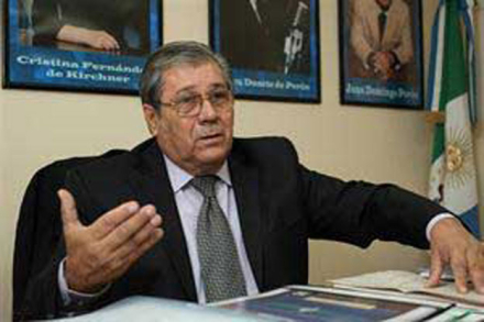 GMCAMPOS.jpg