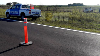 Acción en ruta 95: derrapó, volcó y se salvó de milagro