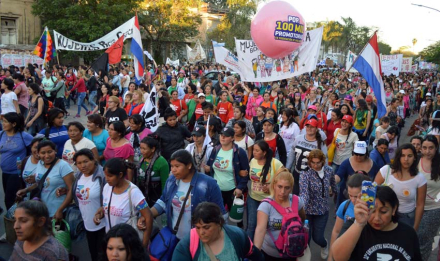 Encuentro de mujeres.jpg