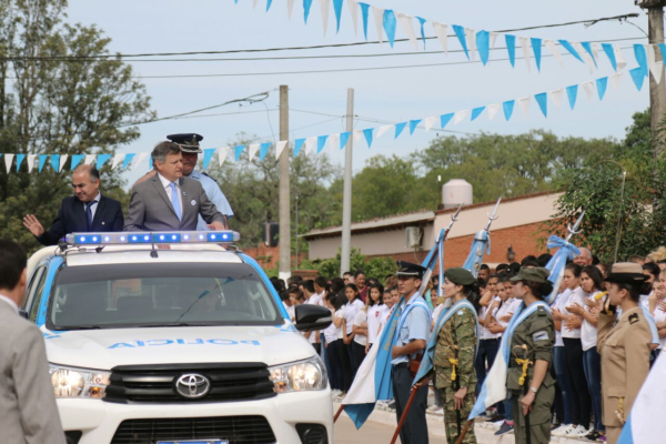 <p>En La Verde el gobernador realizó el acto central.</p>