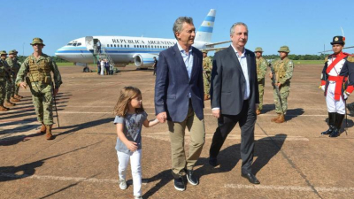 Macri viajó a Misiones en una jornada que incluye encuentros con gobernadores del NEA
