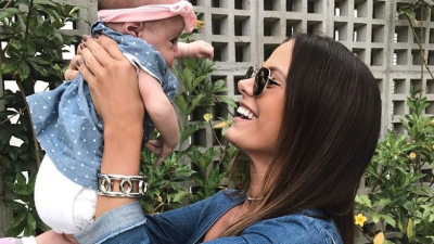 ¡Furor en las redes! La selfie de la recién nacida que sonríe
