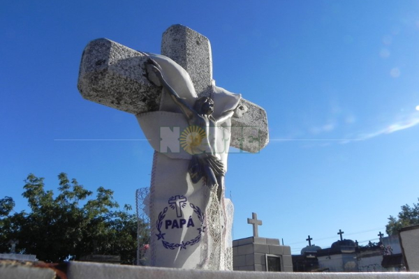 El cementerio San Francisco Solano, espacio para recordar a los padres que ya no están