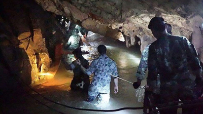 Falleció un buzo tailandés mientras ayudaba a los niños atrapados en la cueva