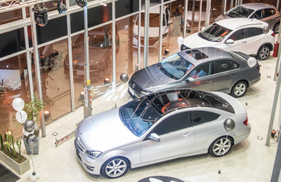 Duro golpe de la devaluación a los autos lujosos