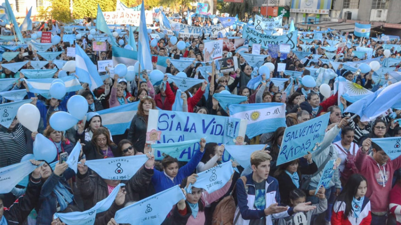 Multitudinaria y contundente defensa de la vida en Resistencia