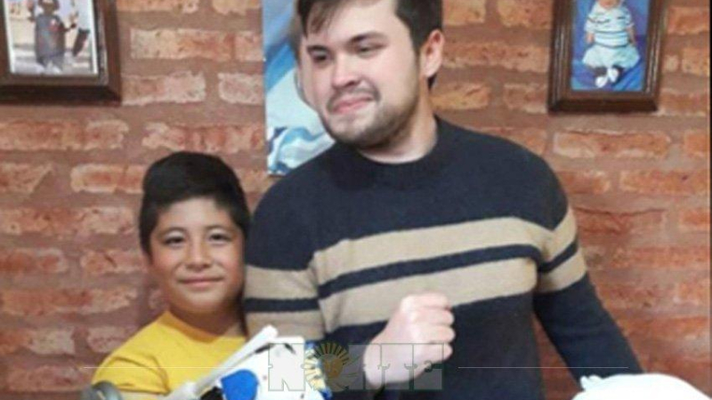 Gino Tubaro, el inventor solidario, entregó una prótesis en Charata