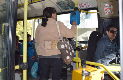 Colectivos: levantan paro tras acordar compromiso de pago