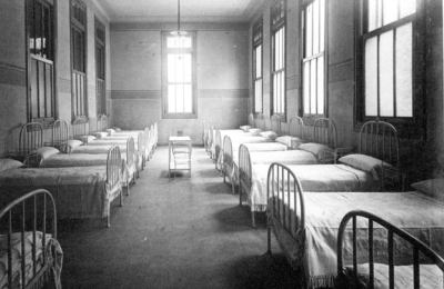 La historia del hotel estatal construido para inmigrantes