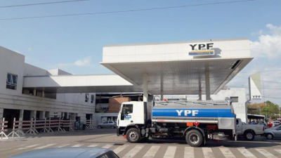Con el litro de combustible rozando los $ 50, preocupa el impacto en los precios