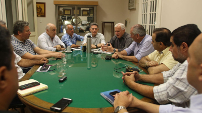 Agobio empresario frente a la situación económica con alta presión impositiva y riesgo para el empleo