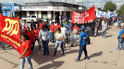 Multisectorial de Castelli marchó contra el ajuste
