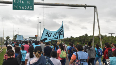 Corte, manifestación y olla popular en el puente: Barrios de Pie reclama se declare la emergencia alimentaria