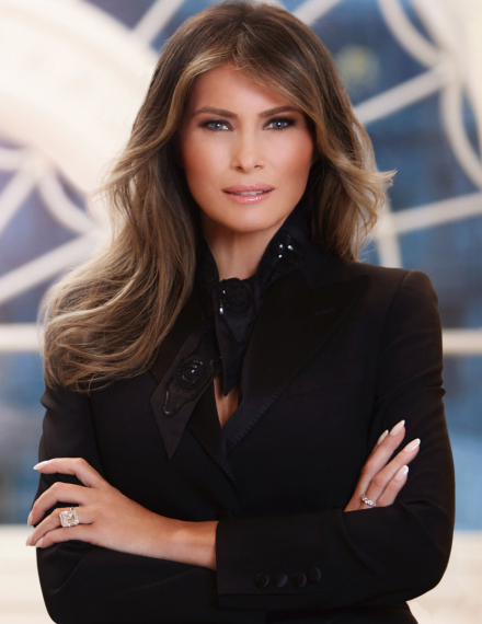 MELANIA KNAVS.jpg